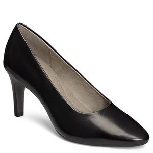 AEROSOLES classic black pump
